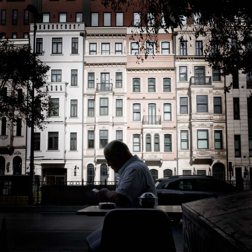 Nouvelles façades de Tarlabasi 360 sur le boulevard de Tarlabasi, octobre 2023